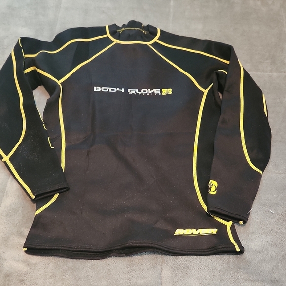 Body Glove Black and Yellow Rash Guard Swim Top - Picture 1 of 7